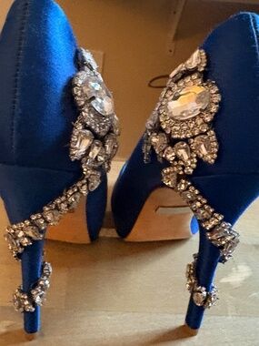 Badgley Mischka Blue Satin Crystal Heels Size 6 Peep Toe Stiletto Pumps
